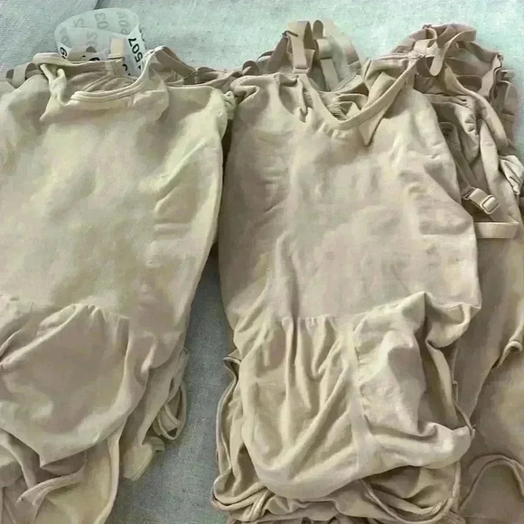 SKIMS Adjustable Straps Sculpting Seamless Brief Snaps Bodysuit - Picture 9 of 9